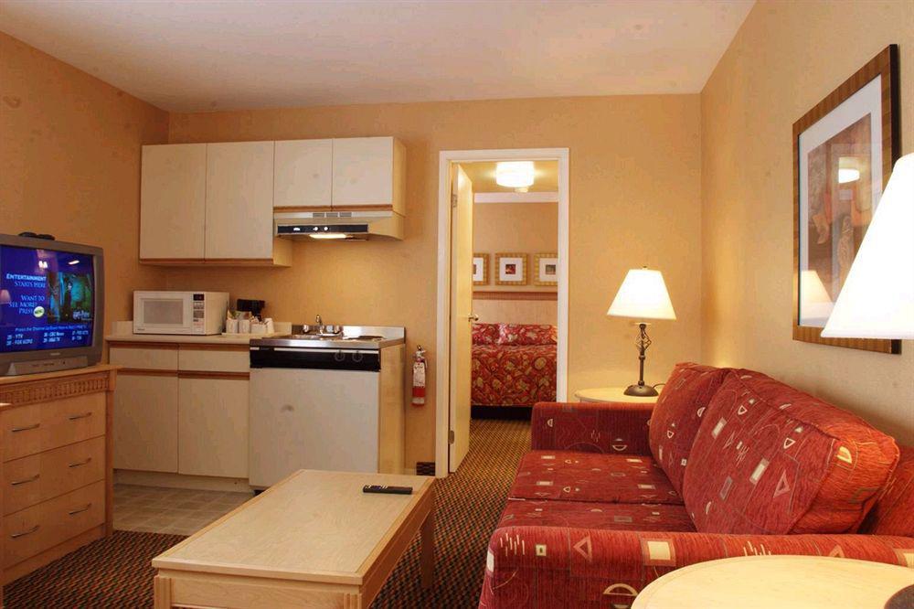 Accent Inns Kelowna Zimmer foto